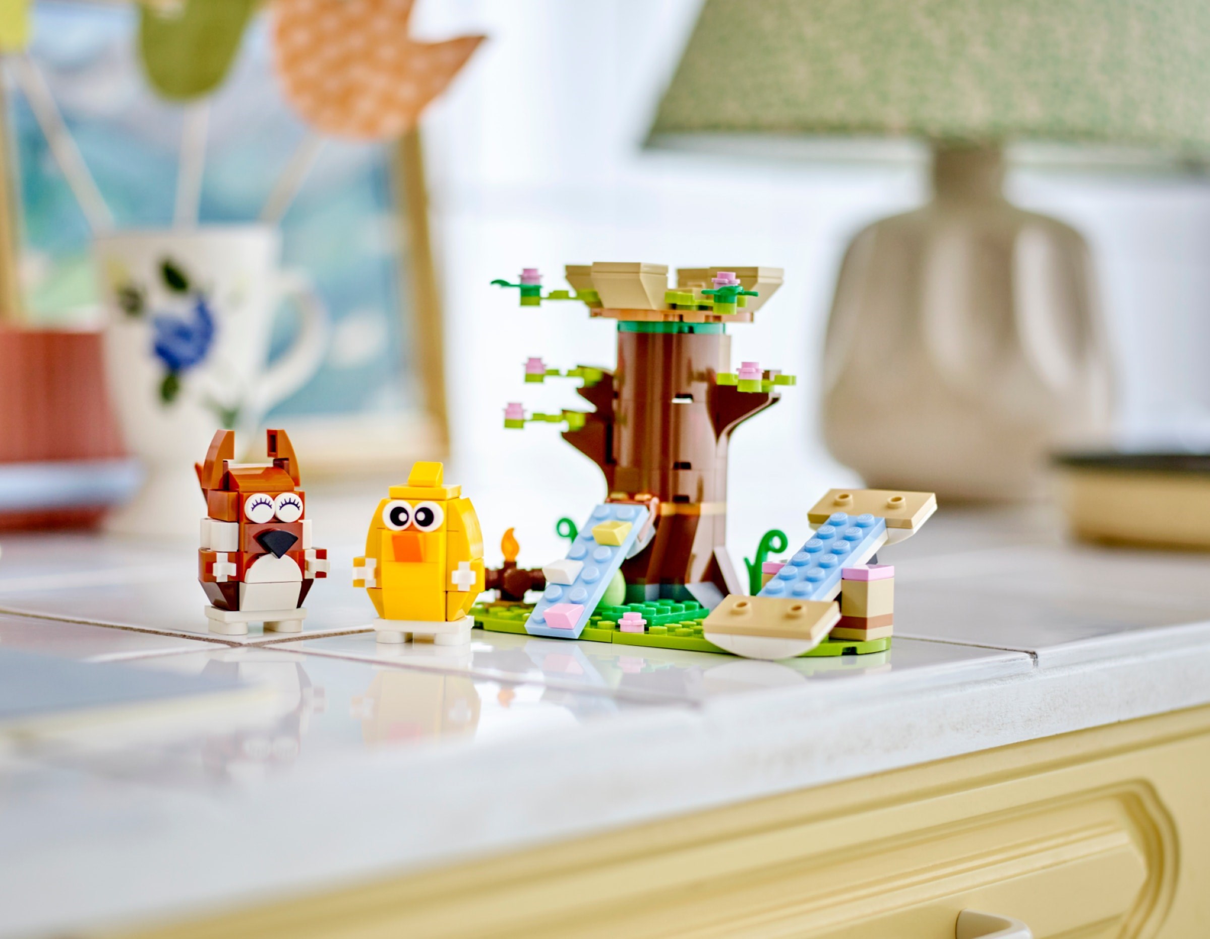 Zdjęcie galerii dla zestawu klocki LEGO Icons 40709 Wiosenny plac zabaw dla zwierzątek