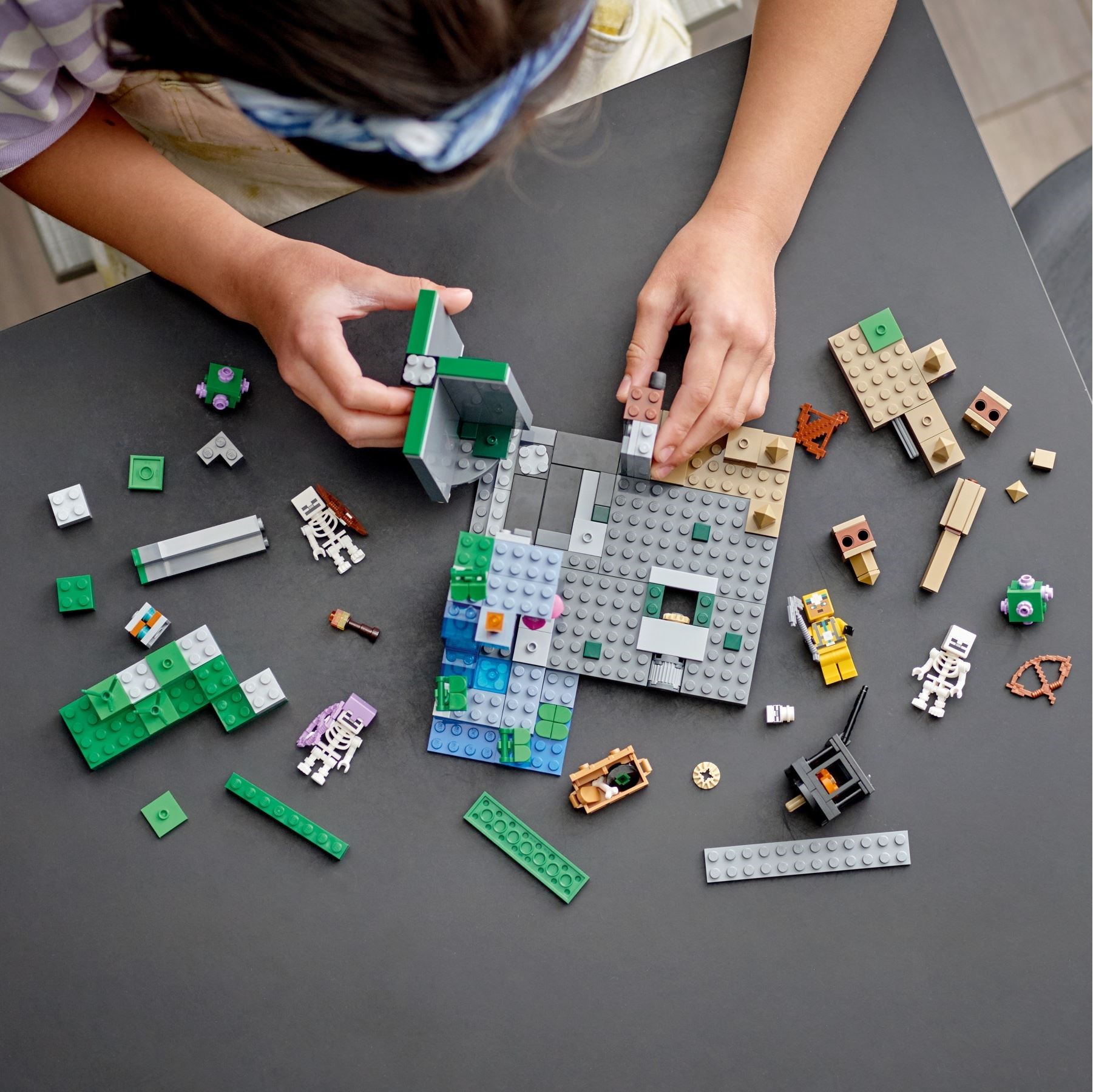 Zdjęcie galerii dla zestawu Klocki LEGO Minecraft Loch szkieletów 21189 364 elementy